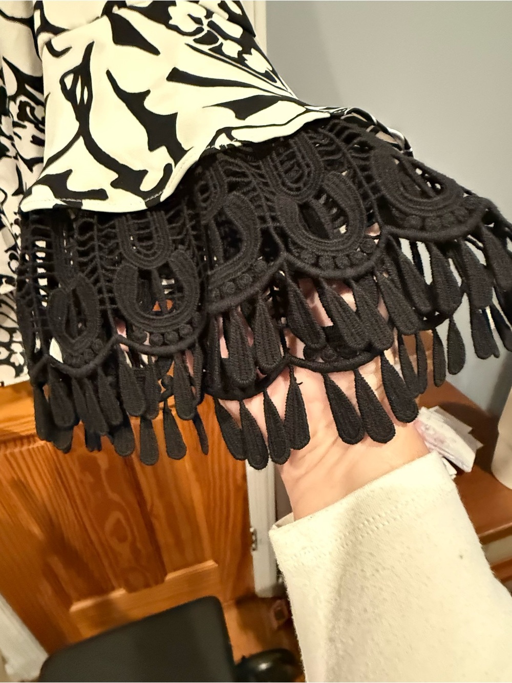 Chicos Black & White Printed Bell-Sleeve Top - chic - Picture 4 of 5